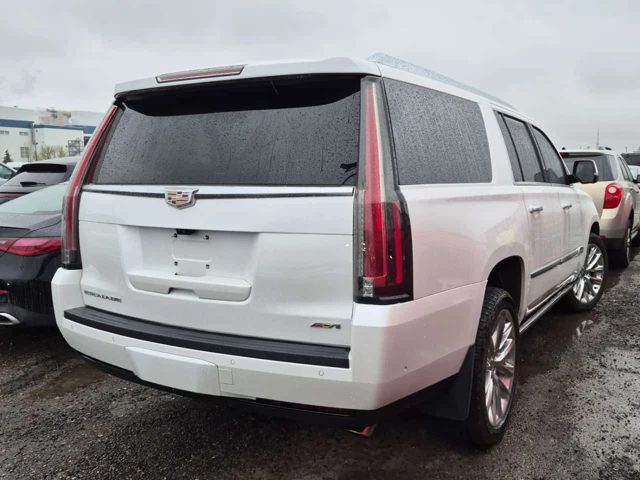 Cadillac Escalade PLATINUM| DISTR| 360| ПОДГР| ОБДУХ| ШИБИДАХ| CARFX, снимка 3 - Автомобили и джипове - 54567953