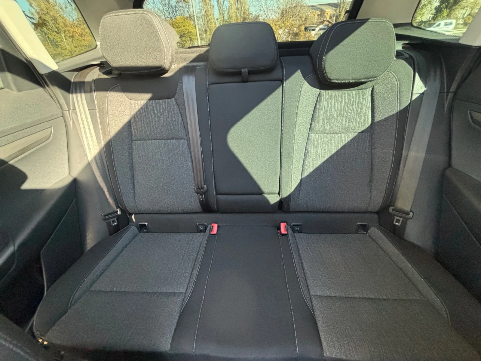 Skoda Karoq 1.6 TDI, снимка 8 - Автомобили и джипове - 55357341