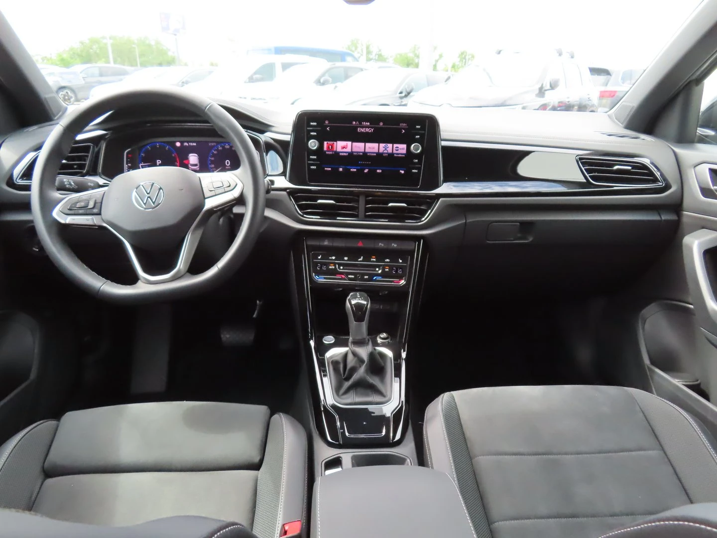 VW T-Roc, снимка 5 - Автомобили и джипове - 56422640