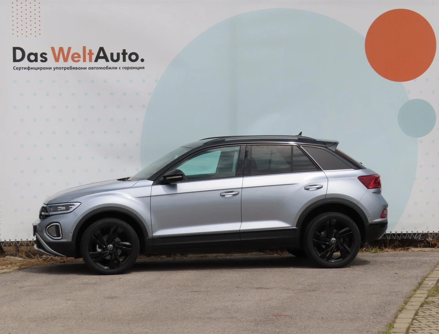 VW T-Roc, снимка 3 - Автомобили и джипове - 56422640