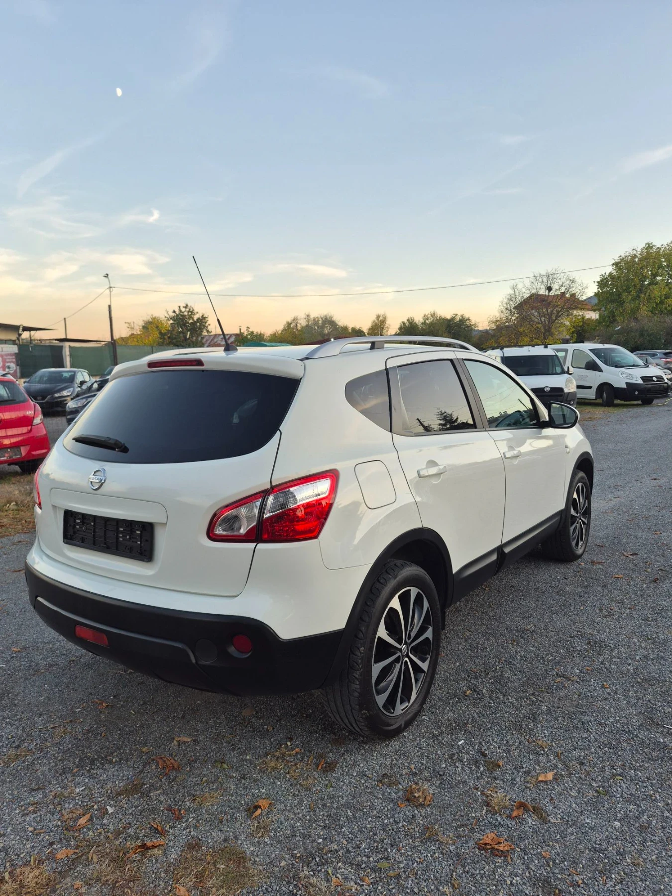 Nissan Qashqai 1.5 DCI  n-tec - Evro 5, снимка 3 - Автомобили и джипове - 56647737