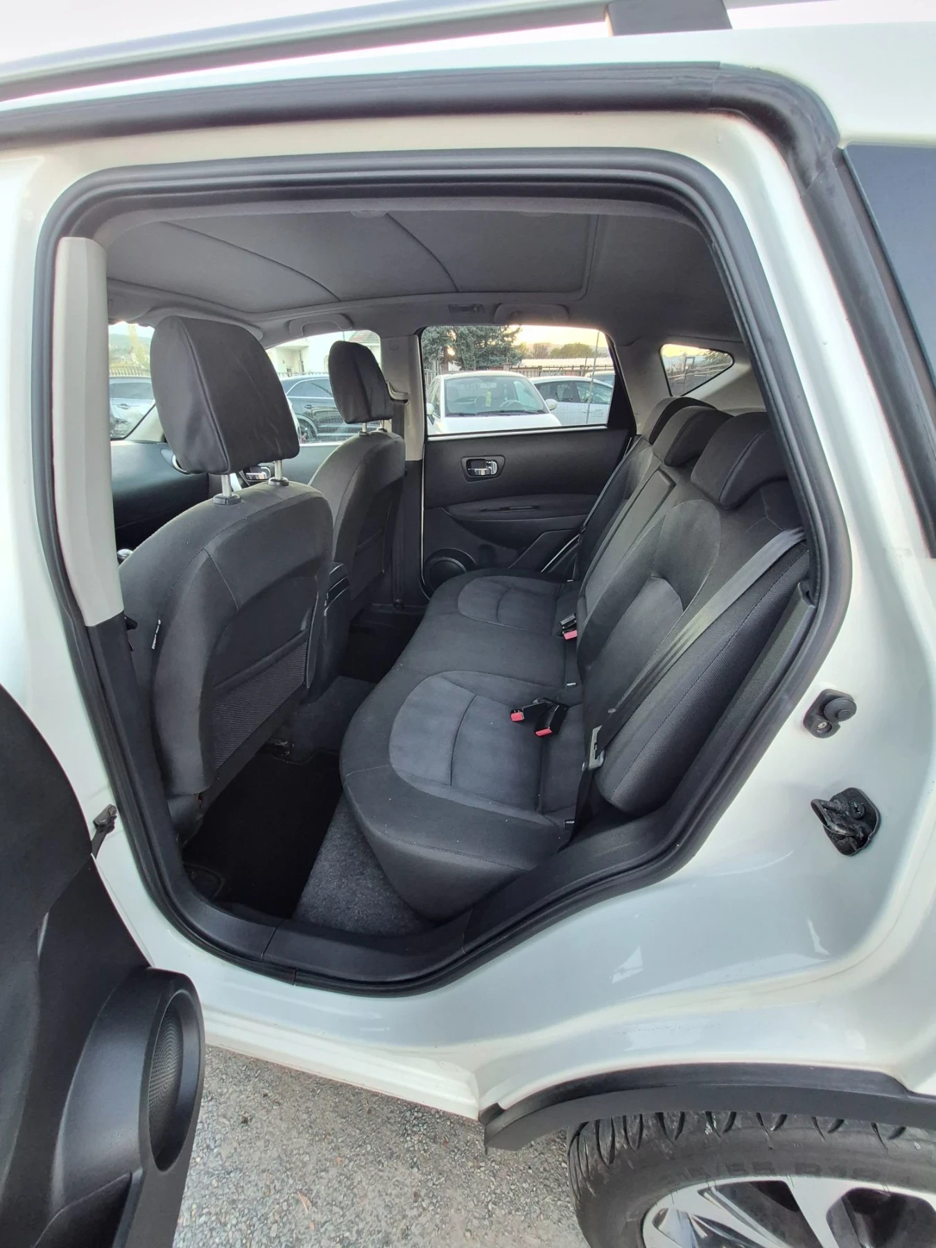 Nissan Qashqai 1.5 DCI  n-tec - Evro 5, снимка 8 - Автомобили и джипове - 56647737