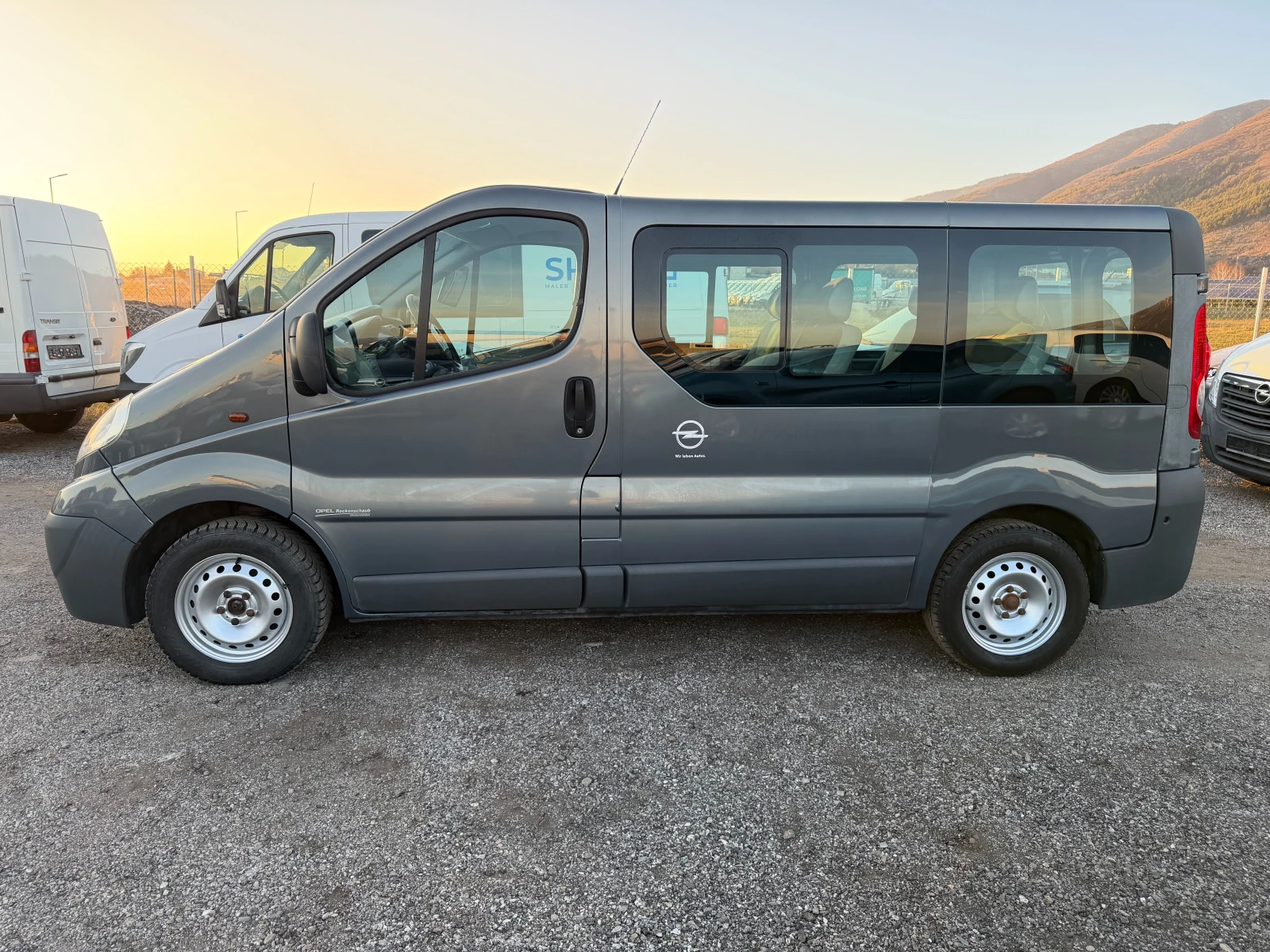 Opel Vivaro 2.0 CDTI, снимка 4 - Бусове и автобуси - 53831626