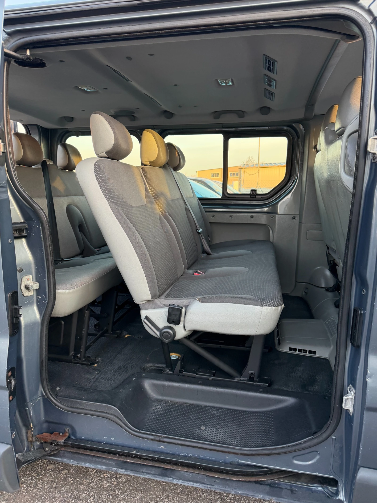 Opel Vivaro 2.0 CDTI, снимка 13 - Бусове и автобуси - 53831626