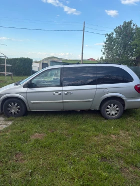 Chrysler Town and Country, снимка 2