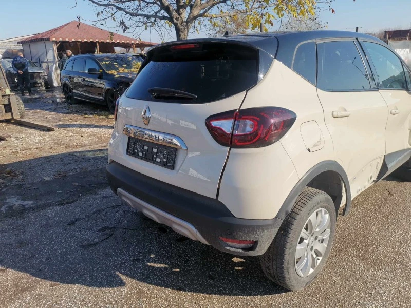 Renault Captur 1.2i, снимка 6 - Автомобили и джипове - 43893745