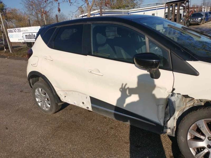 Renault Captur 1.2i, снимка 3 - Автомобили и джипове - 43893745