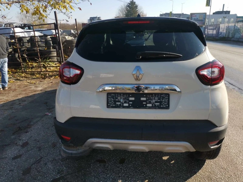 Renault Captur 1.2i, снимка 5 - Автомобили и джипове - 43893745