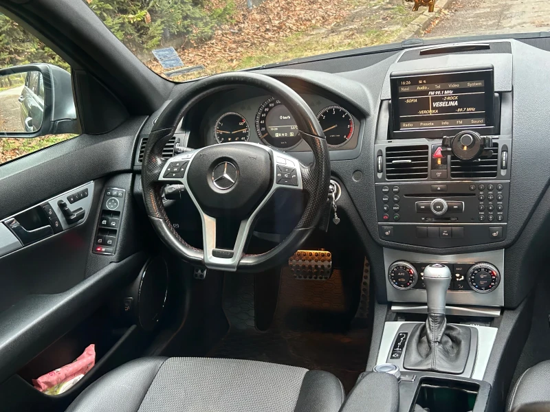 Mercedes-Benz C 320 AMG Пакет, снимка 9 - Автомобили и джипове - 48494344