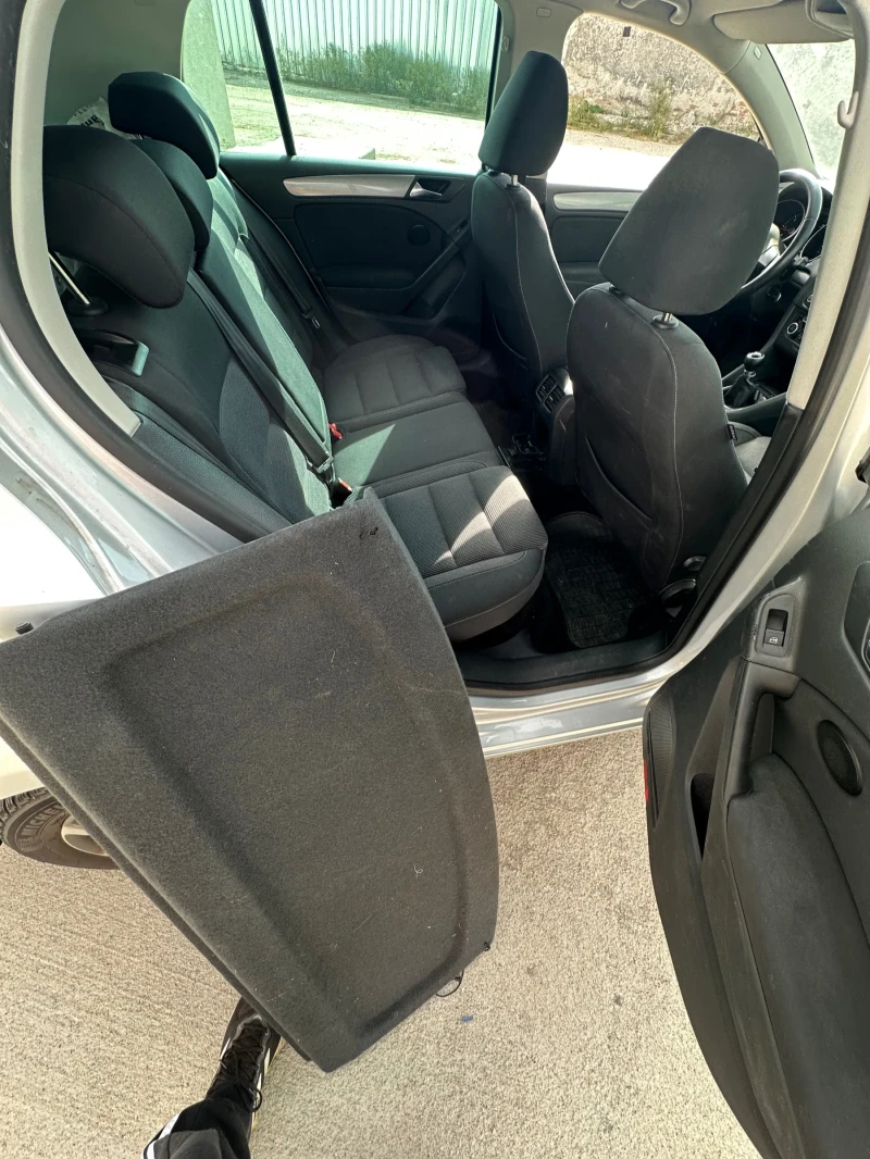 VW Golf 1.6TDI5скCAY, снимка 7 - Автомобили и джипове - 52645557