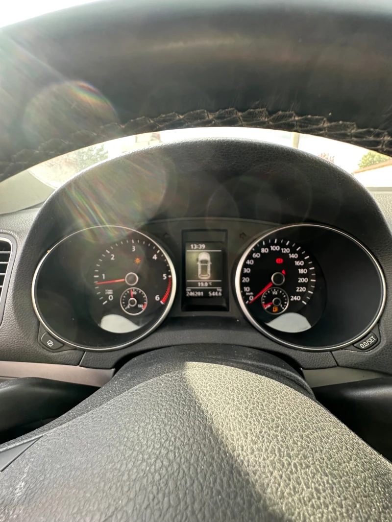 VW Golf 1.6TDI5скCAY, снимка 9 - Автомобили и джипове - 52645557