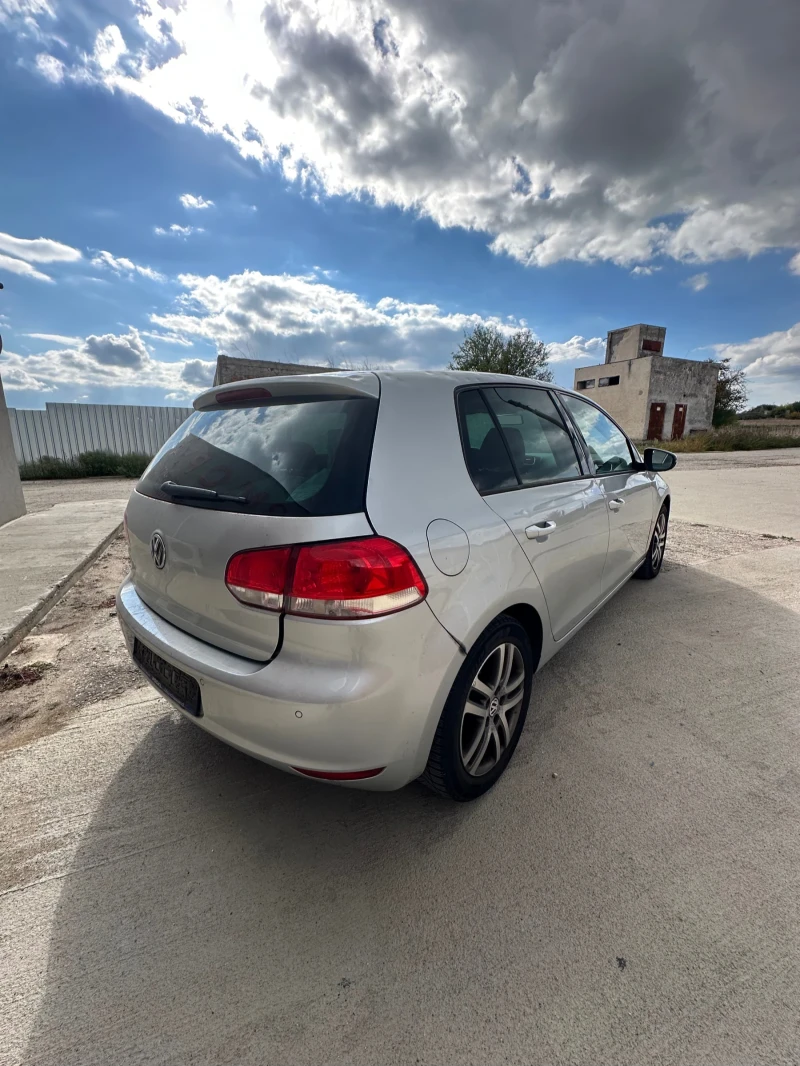 VW Golf 1.6TDI5скCAY, снимка 4 - Автомобили и джипове - 52645557