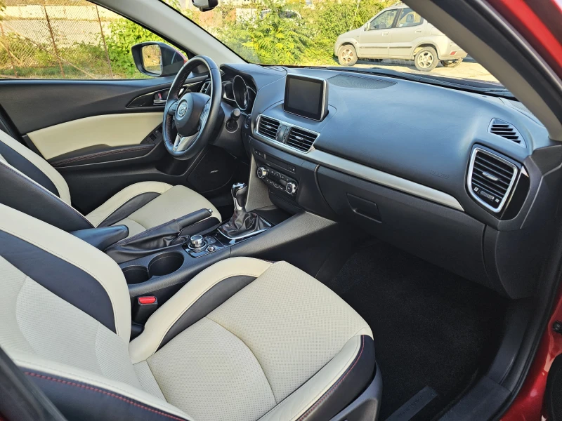 Mazda 3 1.5 EXCEED, снимка 11 - Автомобили и джипове - 52145181