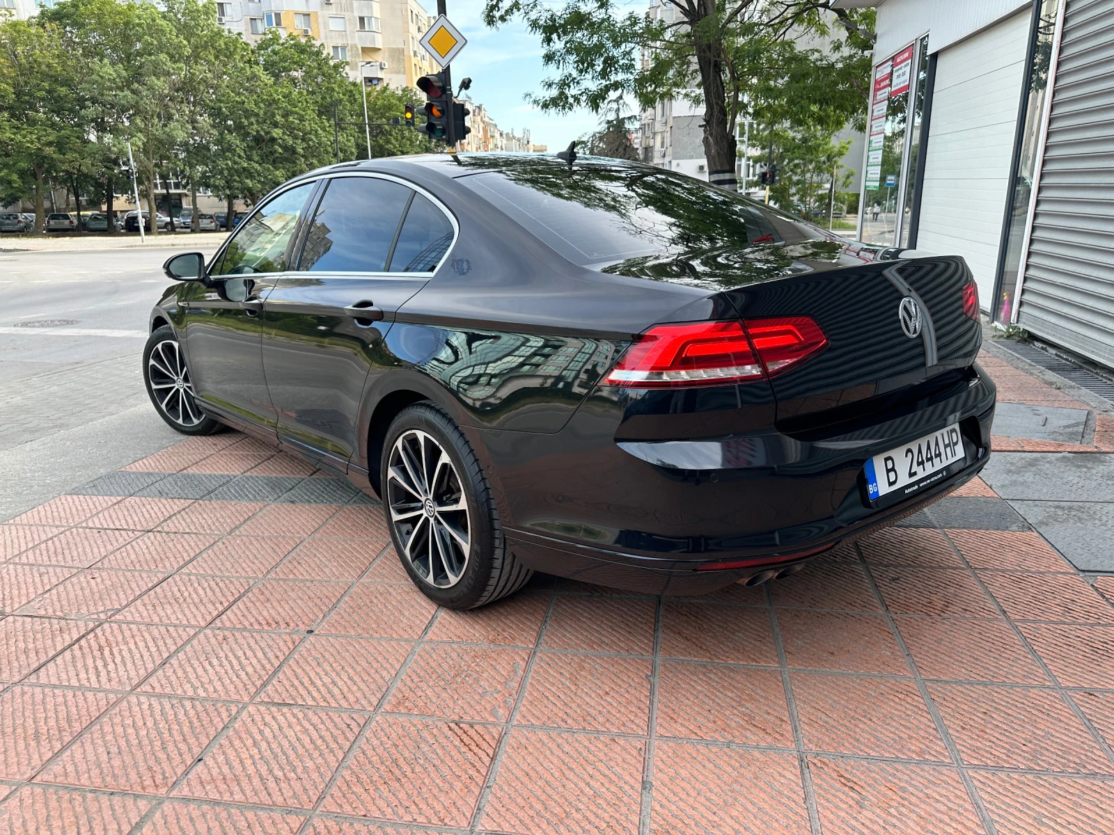 VW Passat B8* 4MOTION* High Line* Digital* 360 Камера* Кожа - изображение 5