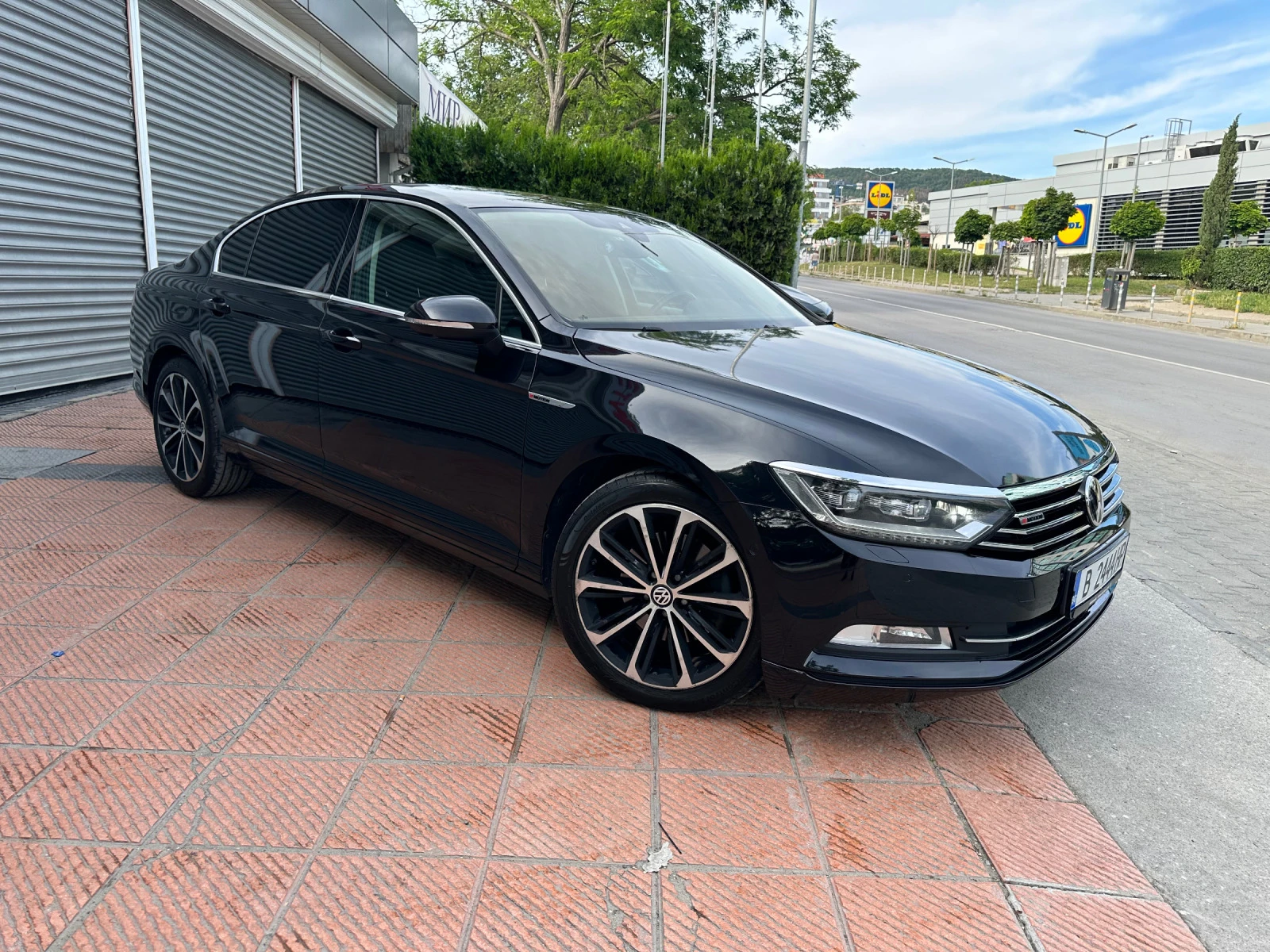 VW Passat B8* 4MOTION* High Line* Digital* 360 Камера* Кожа - изображение 9