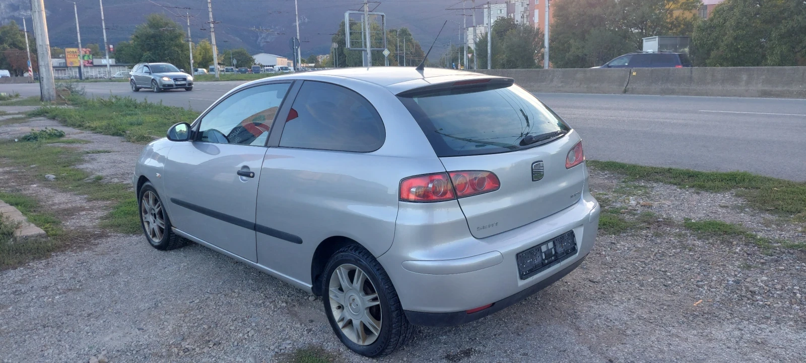 Seat Ibiza 1.4i 75ps GAZ - изображение 7