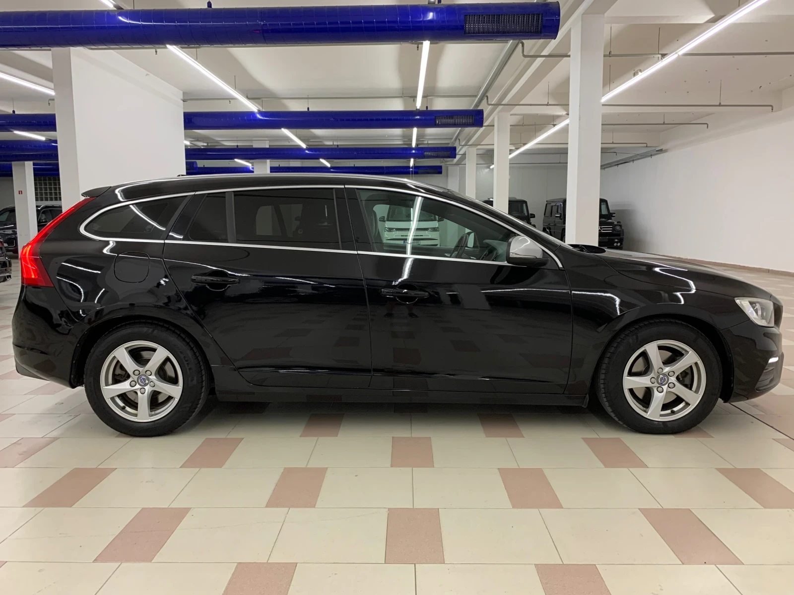 Volvo V60 D3 2.0d - изображение 8