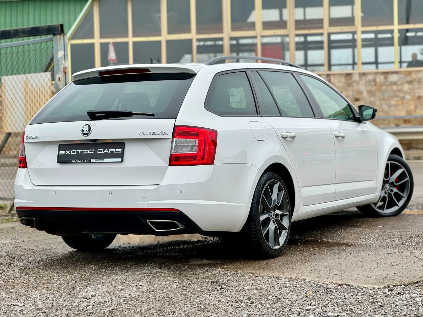 Skoda Octavia VRS 2.0TDI 4x4 ! SWISS ! - изображение 4