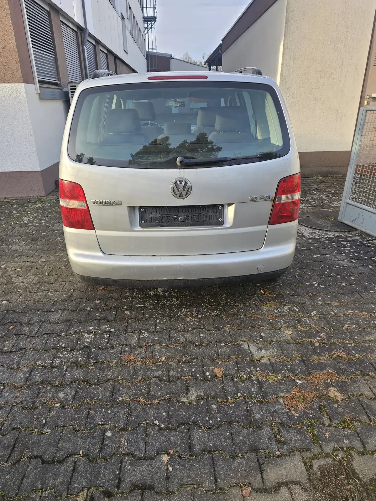 VW Touran 1.6 FSI - изображение 5