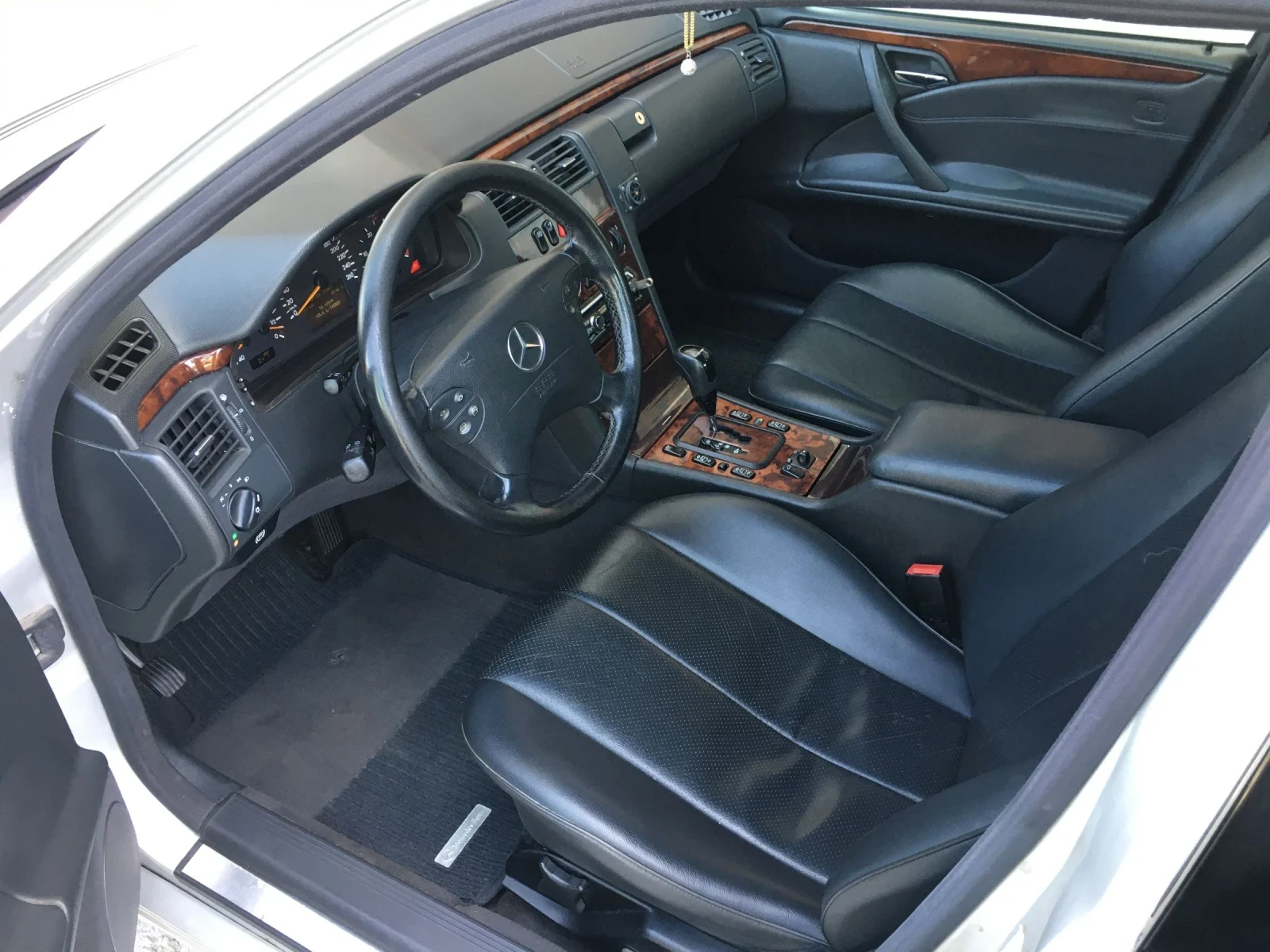 Mercedes-Benz E 320 3.2cdi - изображение 8