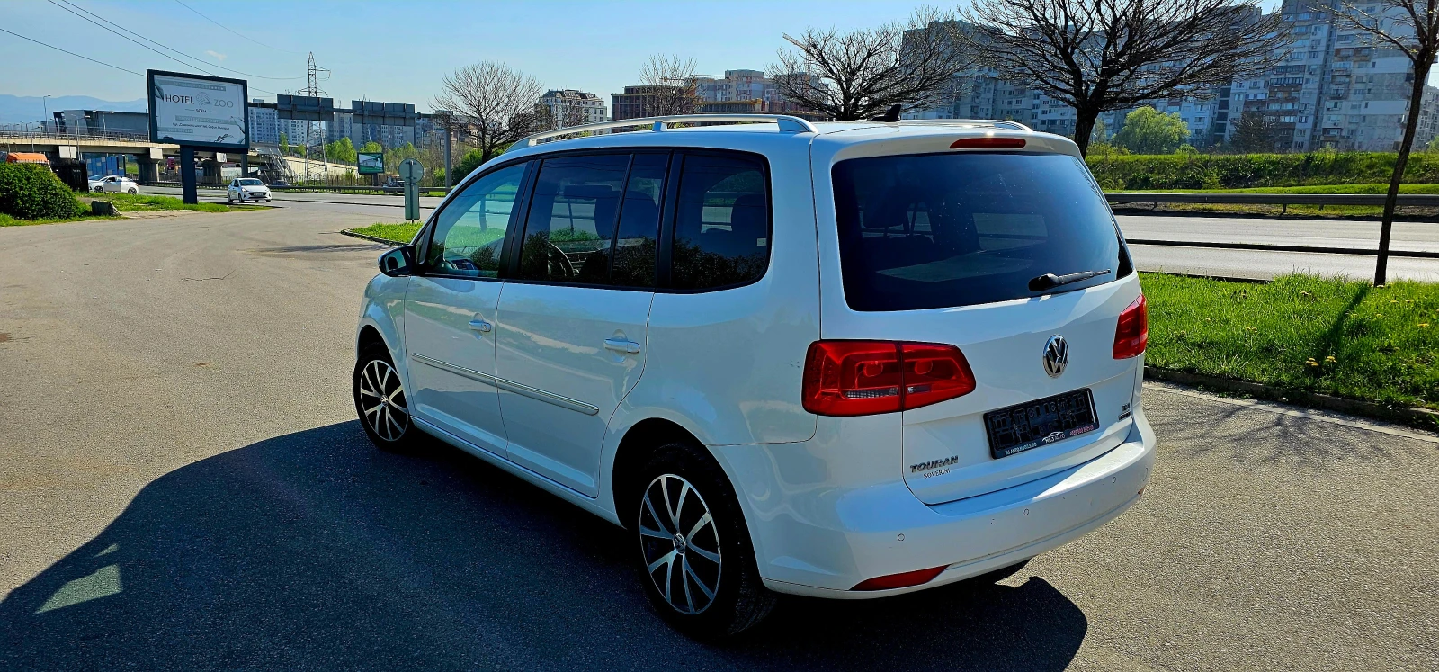 VW Touran 1.4 TGI Метан - изображение 2