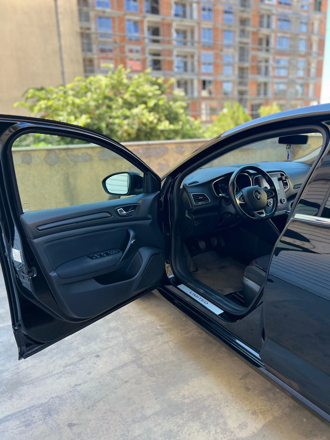 Renault Megane 1.3 LIMITED, RLink - изображение 7