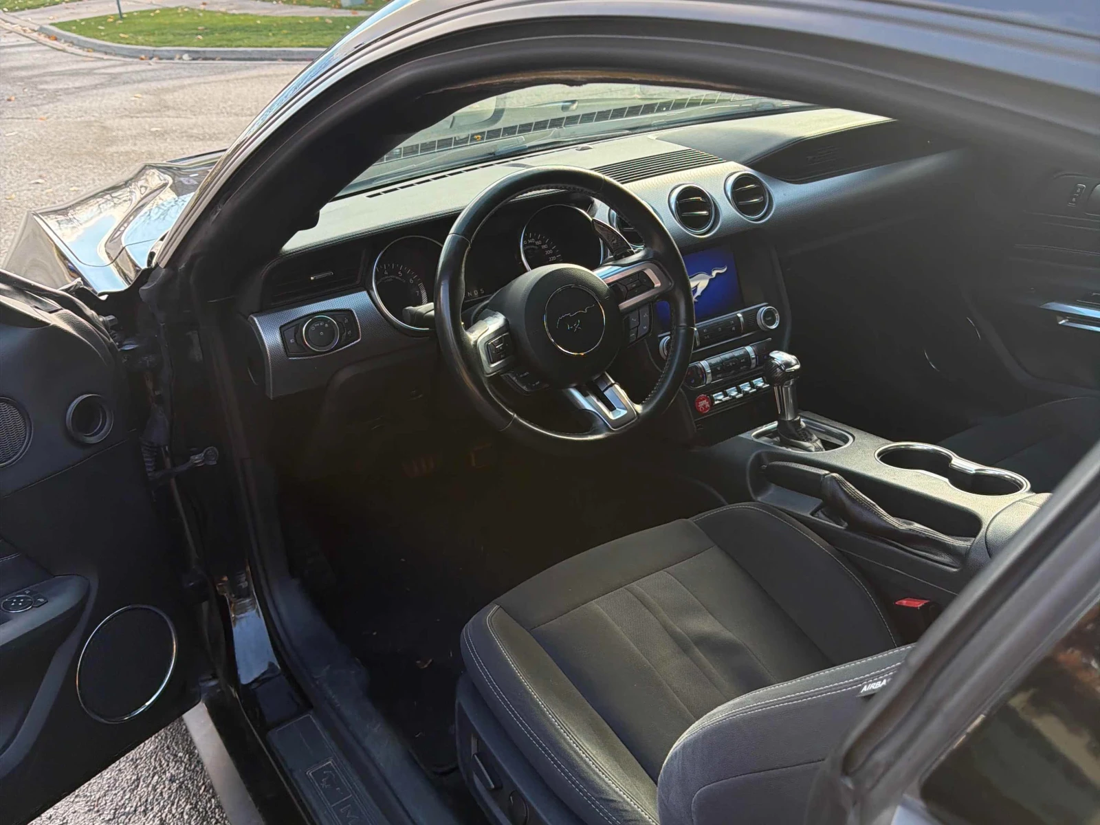 Ford Mustang GT * * CARFAX * * АВТО КРЕДИТ * *  - изображение 6