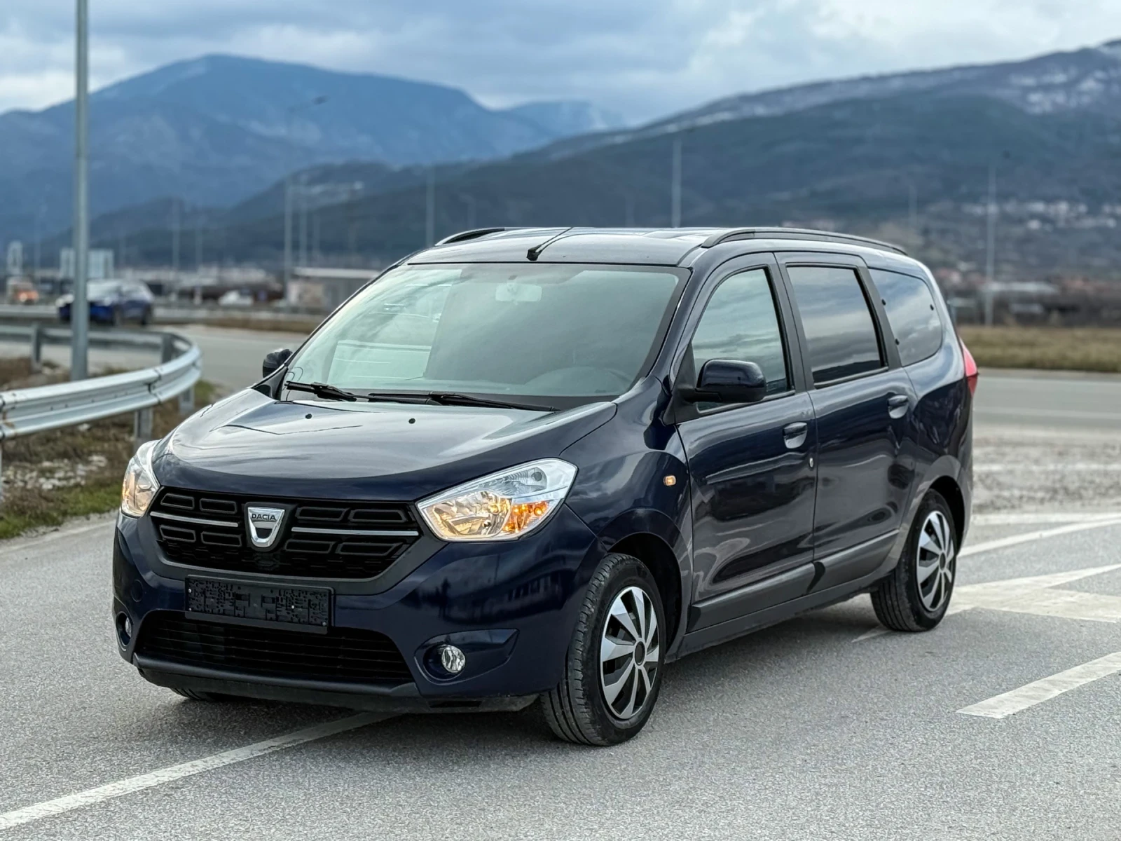 Dacia Lodgy 1.6::7 МЕСТА::ФАБРИЧНА ГАЗ::EURO6 - изображение 3