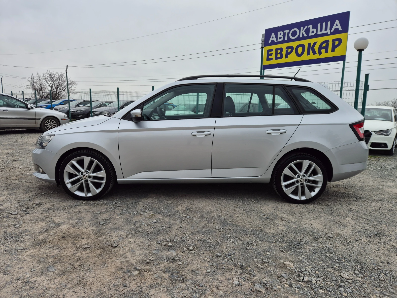Skoda Fabia 1.4TDI DSG, снимка 2 - Автомобили и джипове - 53722241