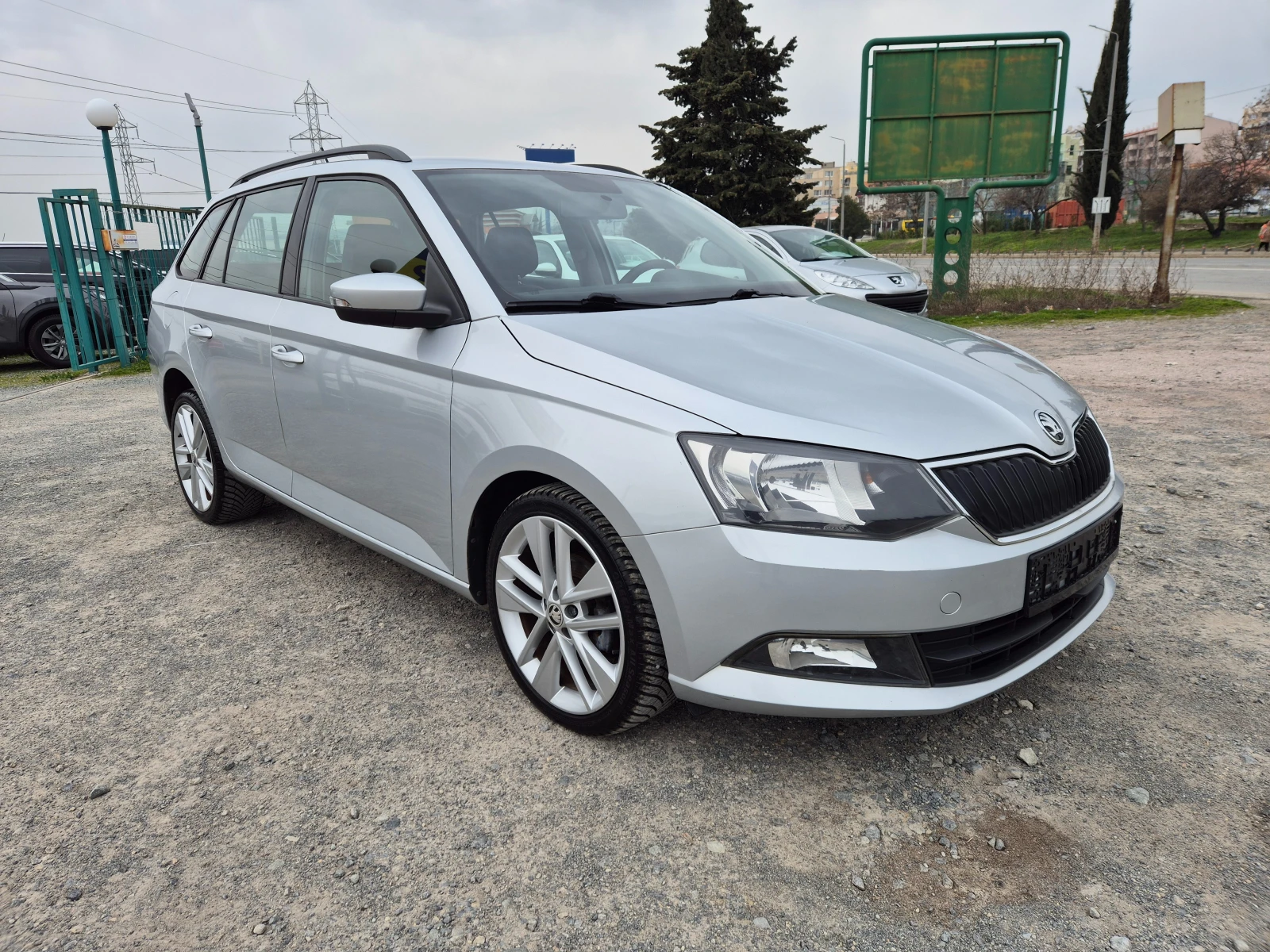 Skoda Fabia 1.4TDI DSG, снимка 7 - Автомобили и джипове - 53722241