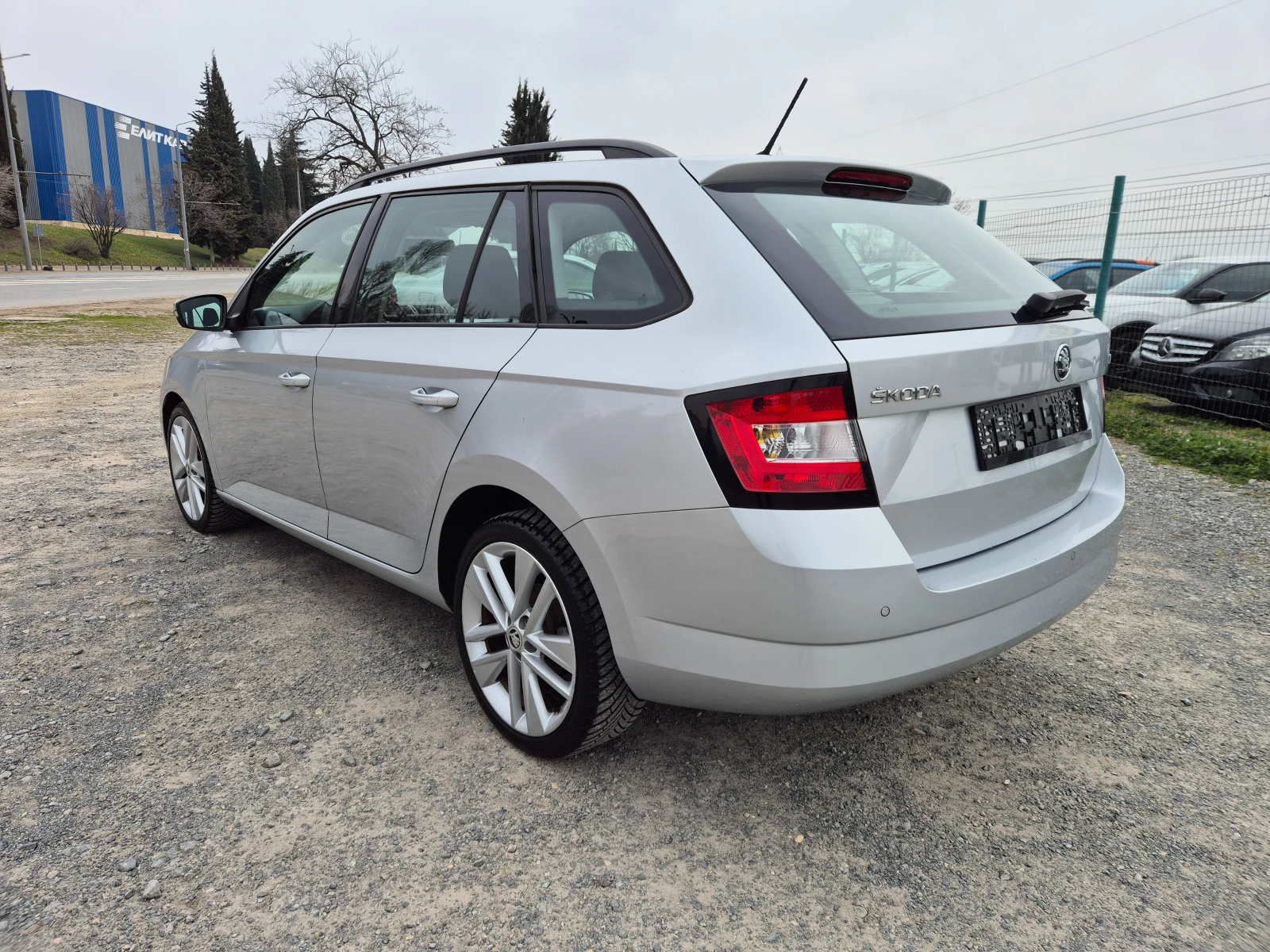 Skoda Fabia 1.4TDI DSG, снимка 3 - Автомобили и джипове - 53722241
