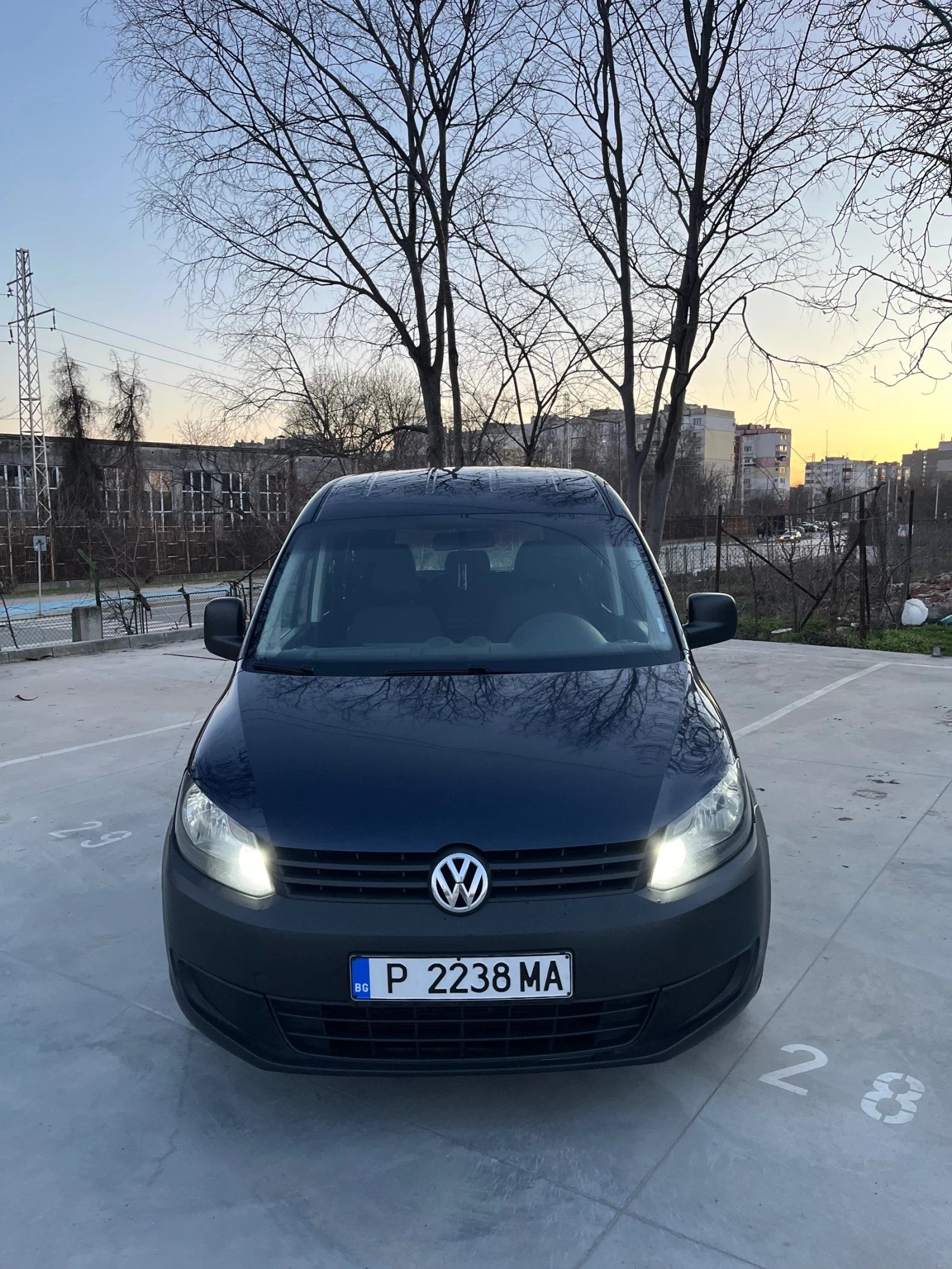 VW Caddy MAXI 1.6, снимка 3 - Автомобили и джипове - 53728505