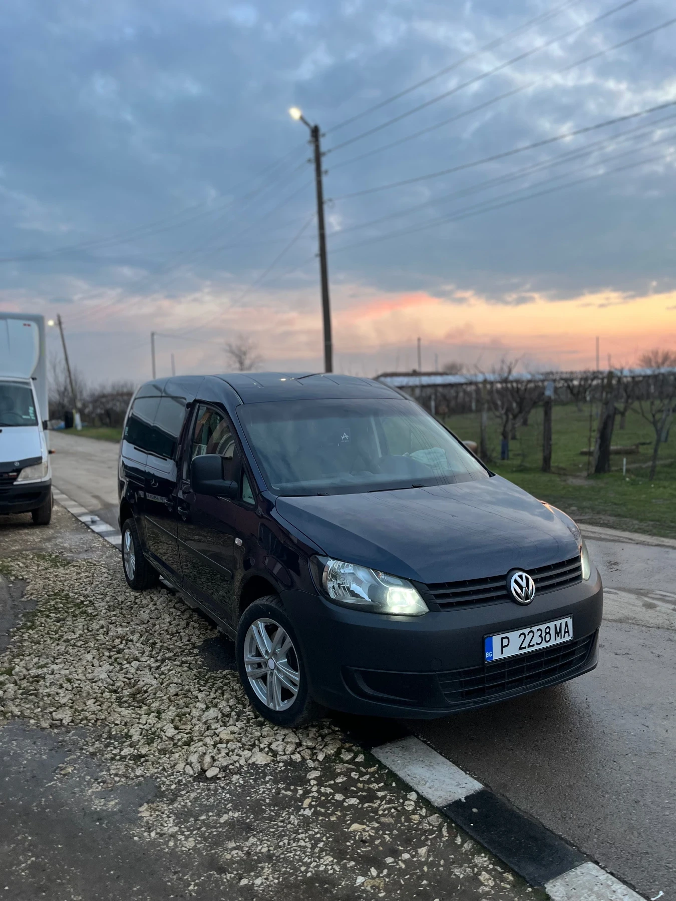 VW Caddy MAXI 1.6, снимка 2 - Автомобили и джипове - 53728505