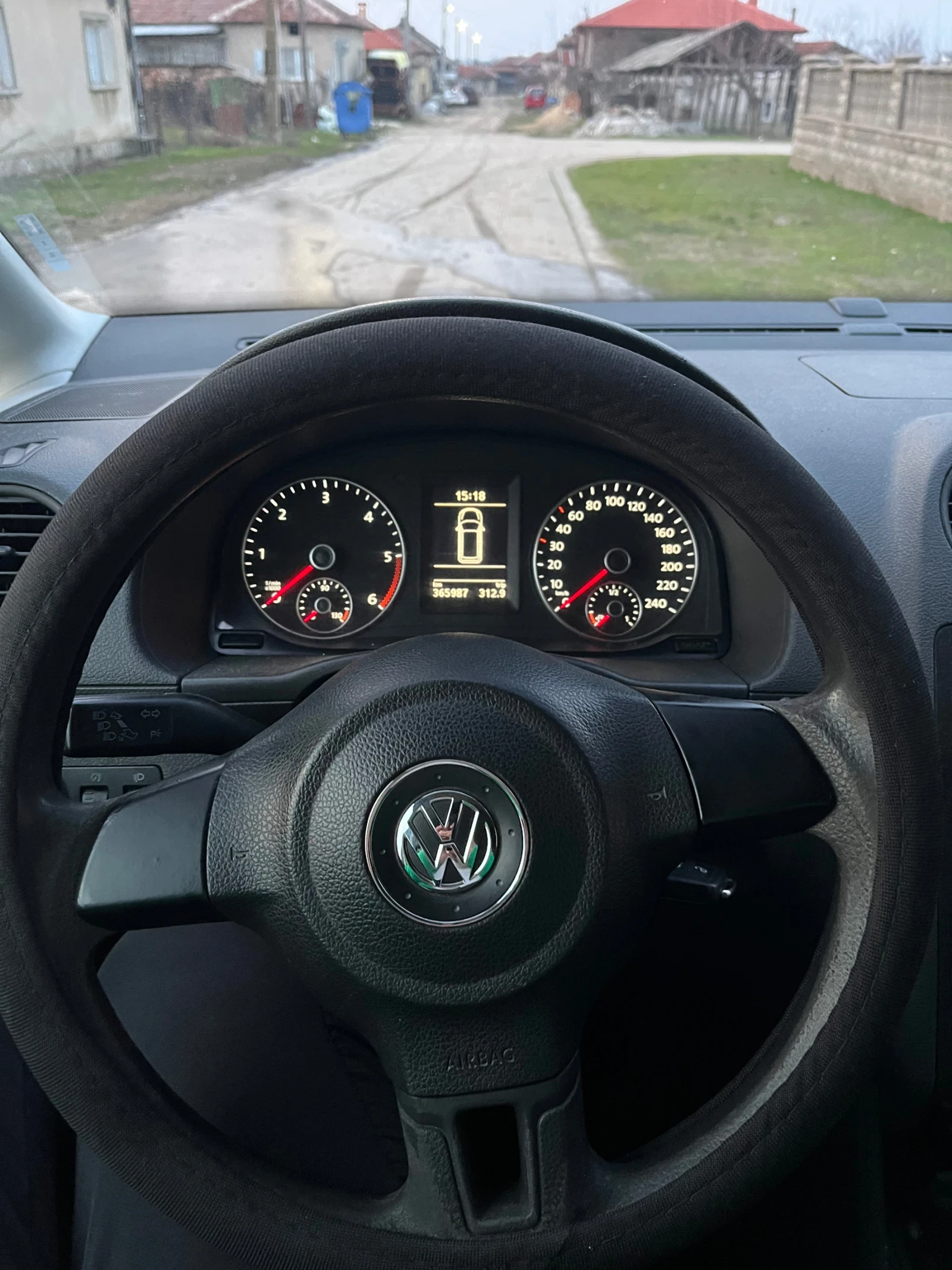 VW Caddy MAXI 1.6, снимка 6 - Автомобили и джипове - 53728505