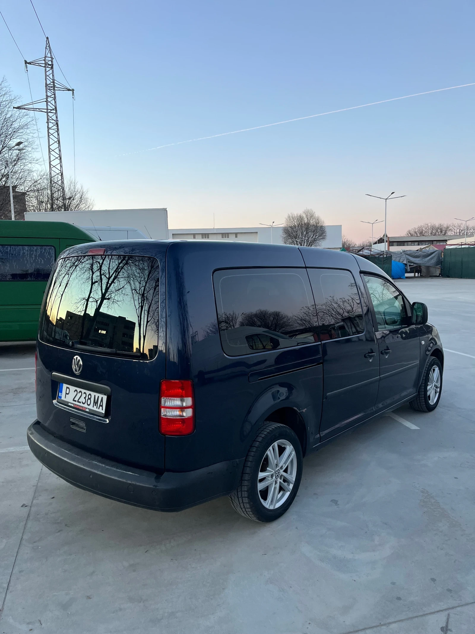 VW Caddy MAXI 1.6, снимка 5 - Автомобили и джипове - 53728505