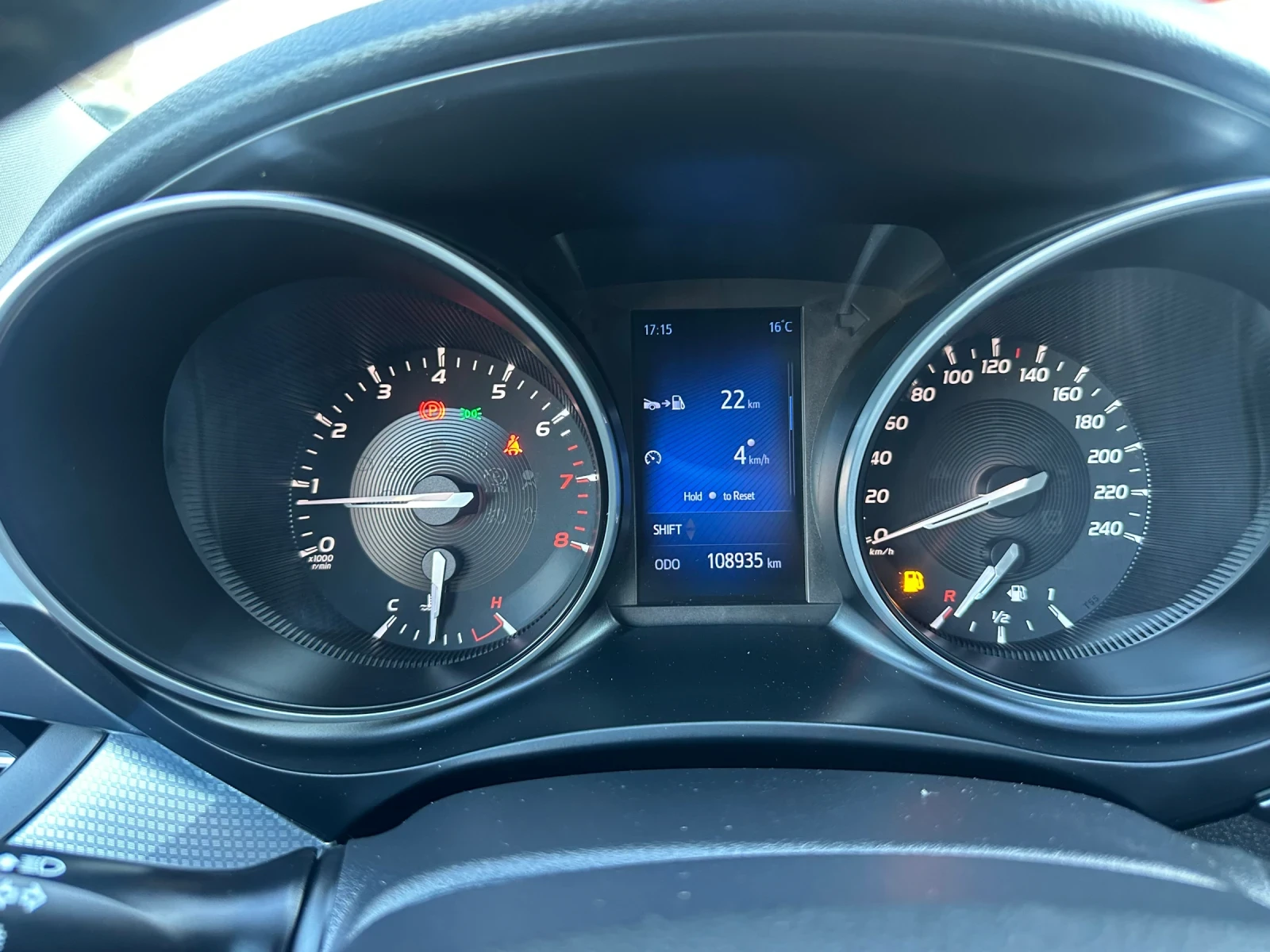 Toyota Avensis 1.8 VVT-I* 147к.с, снимка 13 - Автомобили и джипове - 53787566