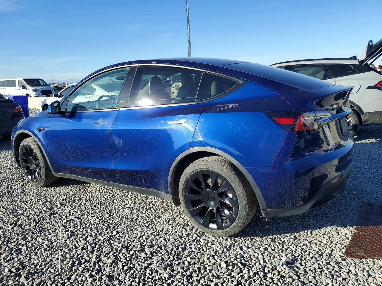 Tesla Model Y, снимка 4 - Автомобили и джипове - 53858564