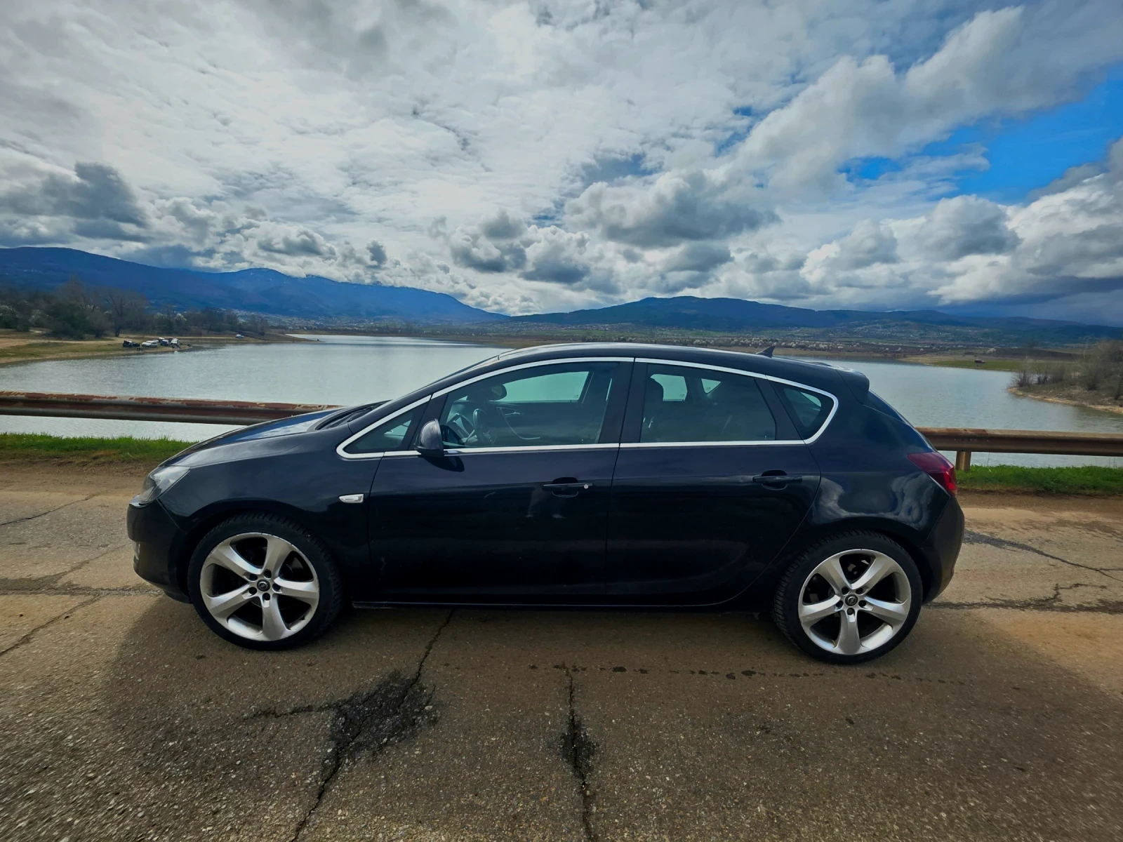 Opel Astra 1.6 турбо/газ, снимка 3 - Автомобили и джипове - 54080719