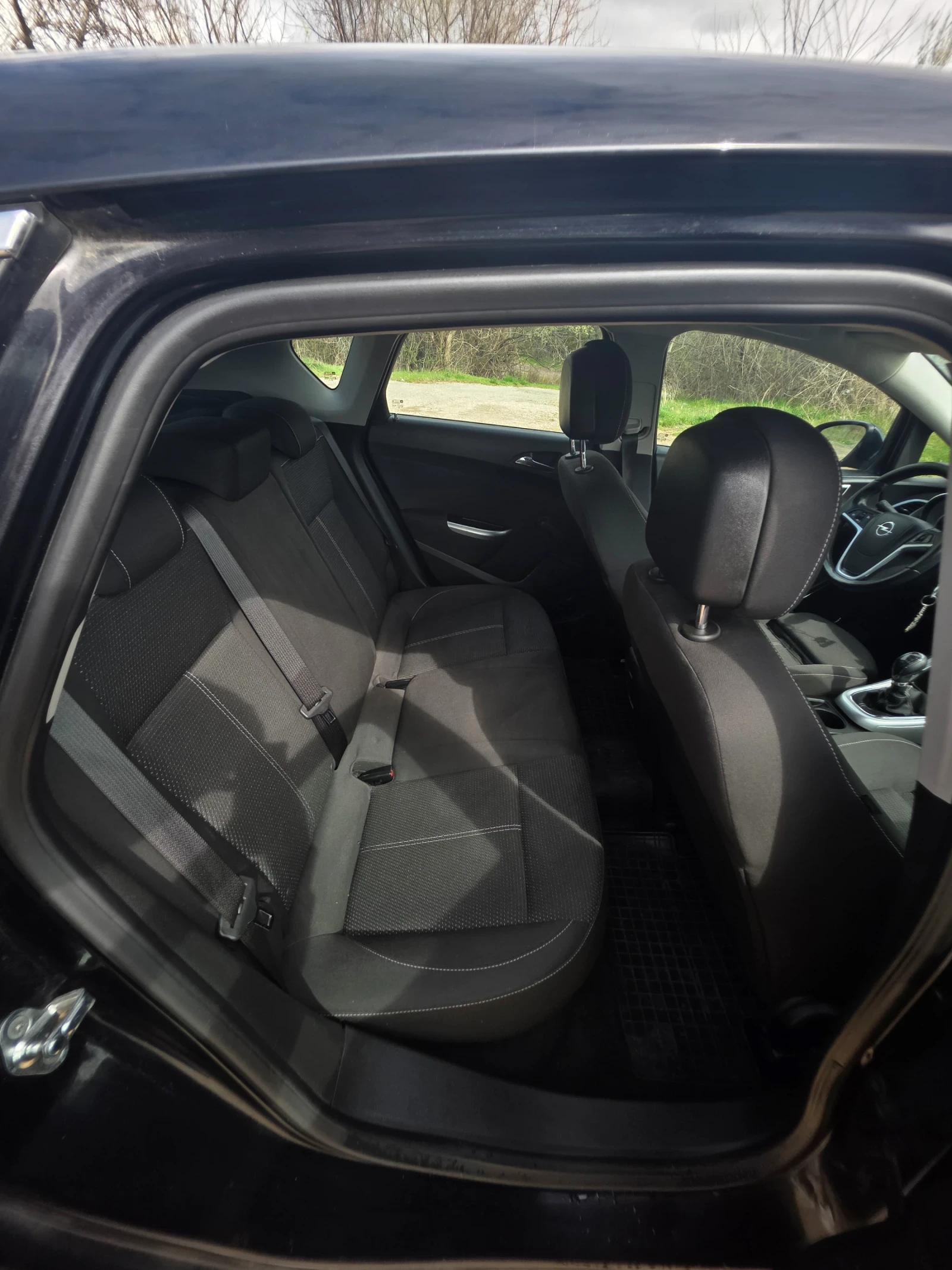 Opel Astra 1.6 турбо/газ, снимка 10 - Автомобили и джипове - 54080719