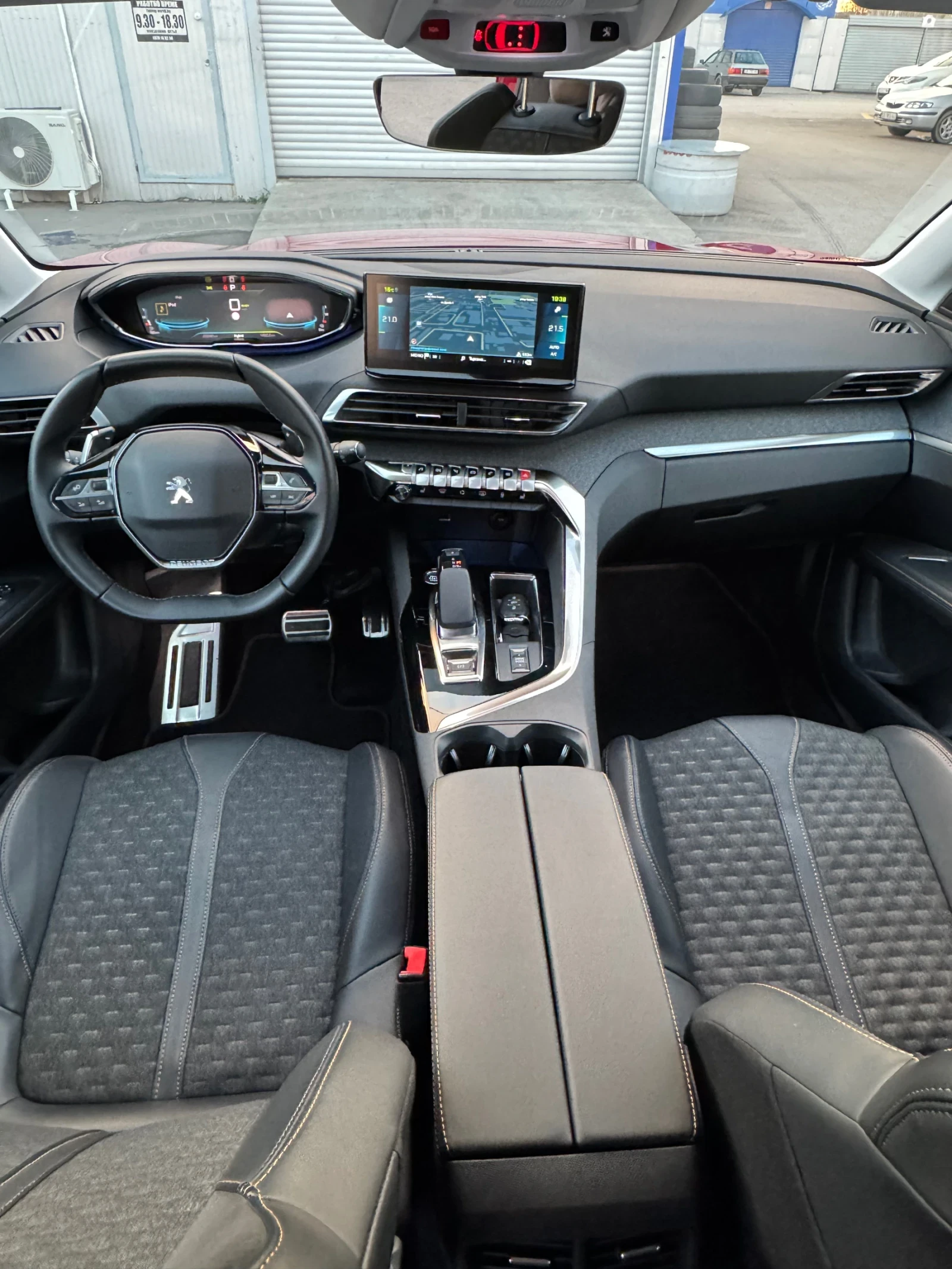 Peugeot 3008 PLUG-IN HYBRID 22ХИЛ/DISTRON/360CAM/KEYLESS/225К.С, снимка 7 - Автомобили и джипове - 54101782