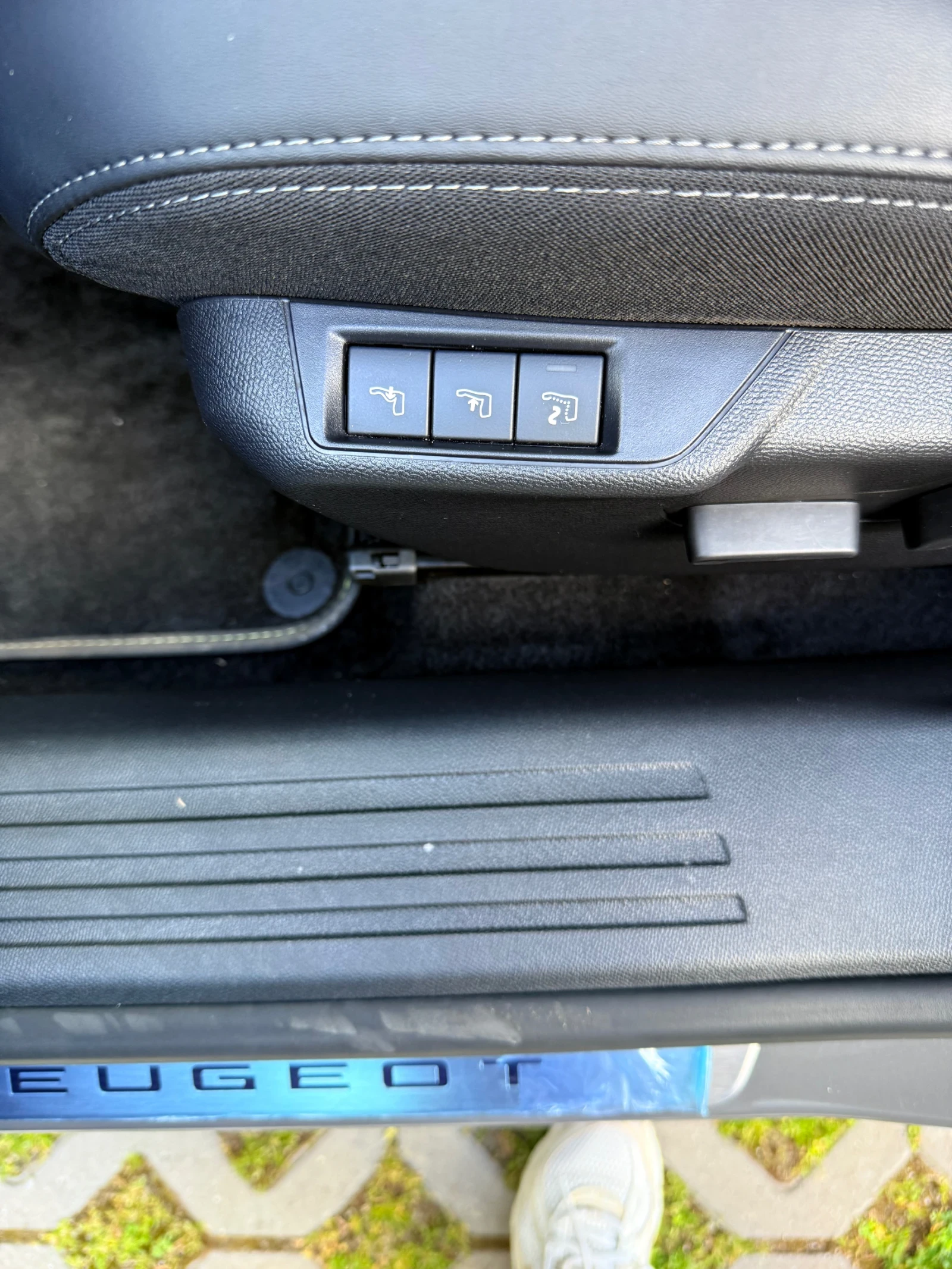 Peugeot 2008 GT, снимка 7 - Автомобили и джипове - 54443801