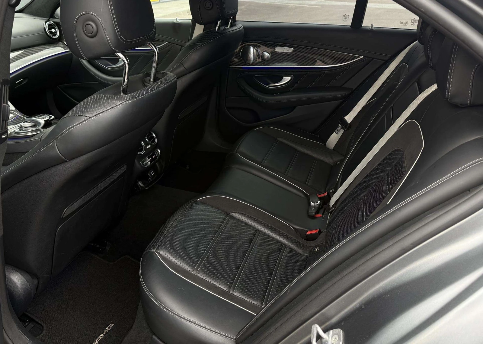 Mercedes-Benz E 63 AMG S 4Matic+ , снимка 7 - Автомобили и джипове - 54447472
