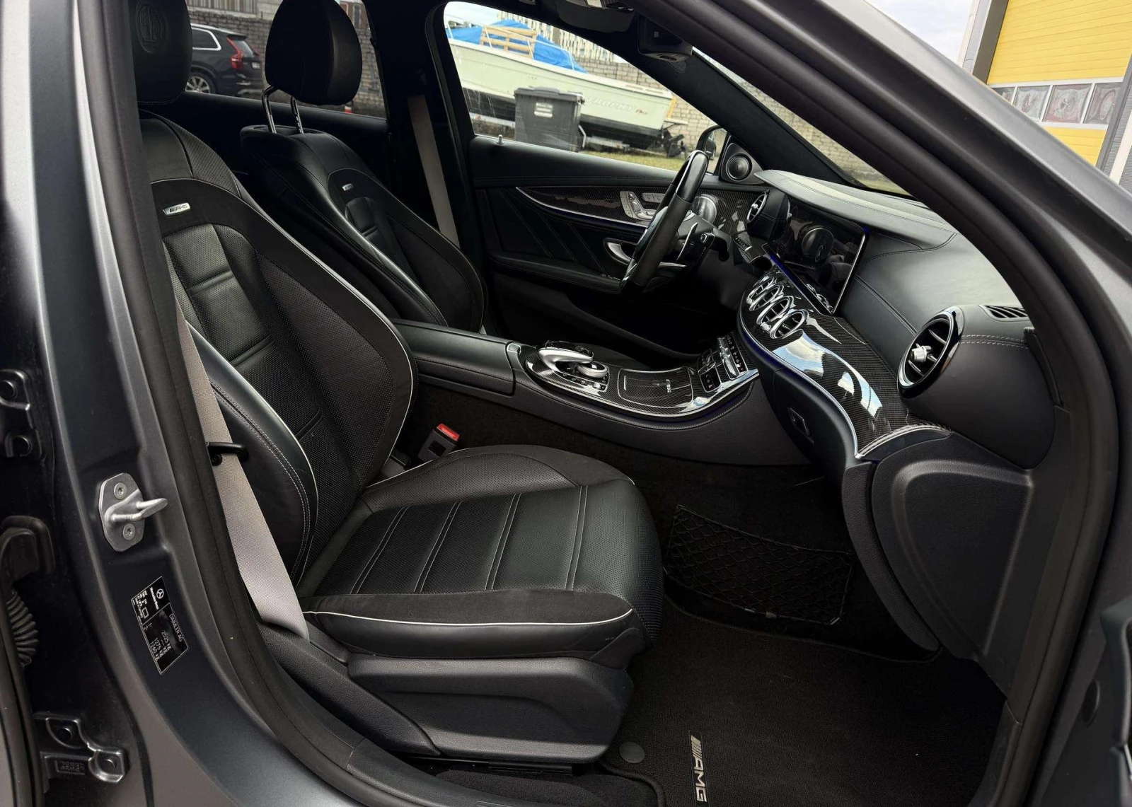 Mercedes-Benz E 63 AMG S 4Matic+ , снимка 6 - Автомобили и джипове - 54447472
