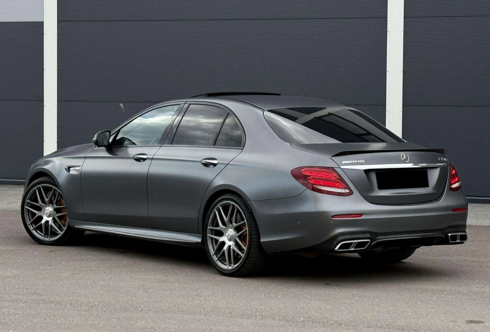 Mercedes-Benz E 63 AMG S 4Matic+ , снимка 4 - Автомобили и джипове - 54447472