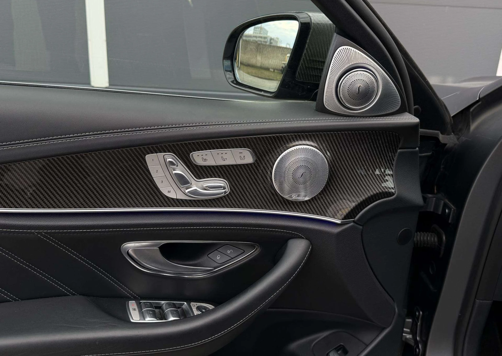 Mercedes-Benz E 63 AMG S 4Matic+ , снимка 8 - Автомобили и джипове - 54447472