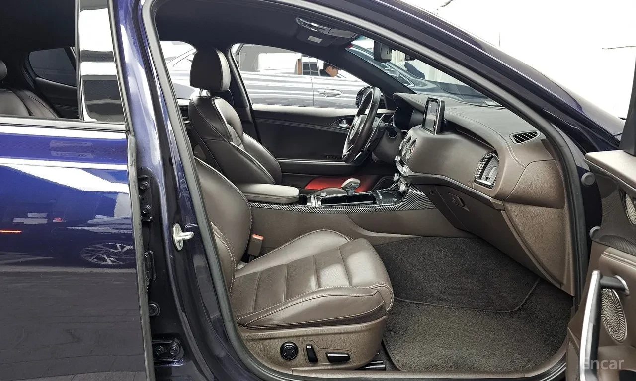Kia Stinger 2.0 Turbo Platinum, снимка 11 - Автомобили и джипове - 54700501