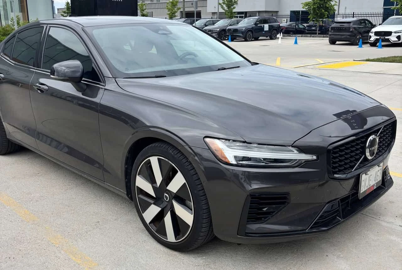 Volvo S60 Ultimate Dark Theme /360/DIS/HUD/Bowers&Wilkins, снимка 3 - Автомобили и джипове - 55054270