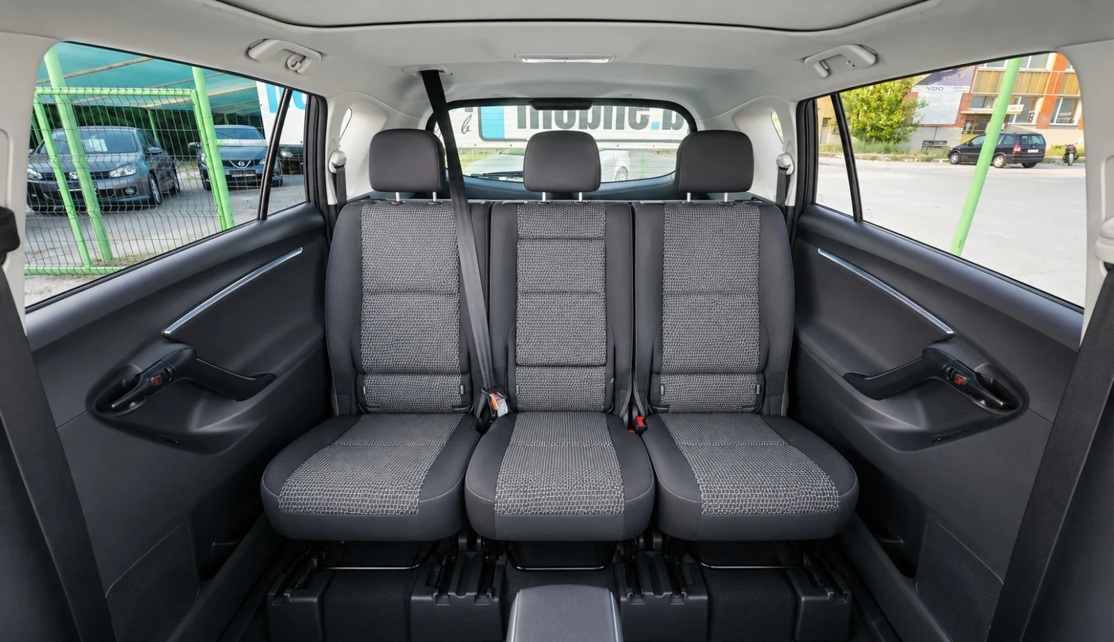 Toyota Verso 1.6D-4D/ПАНОРАМА/КАМЕРА/100% РЕАЛНА/КАТО НОВА, снимка 10 - Автомобили и джипове - 55336913