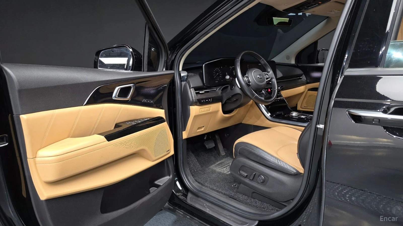 Kia Carnival Signature* ДИСТРОНИК* ПОДГРЕВ* ОБДУХВАНЕ* 360* КАМ, снимка 8 - Автомобили и джипове - 55627985