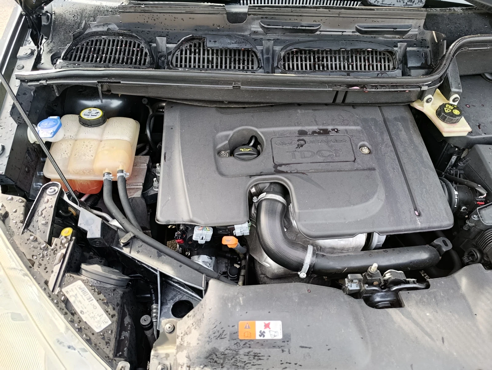Ford C-max 1.6 TDCI (2010), снимка 9 - Автомобили и джипове - 55656392